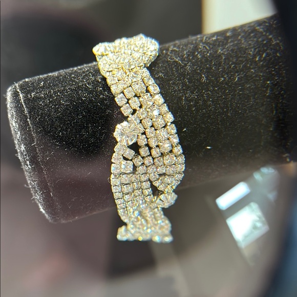 7” Vintage Beautiful rhinestone and Silver Bracelet - Picture 5 of 5